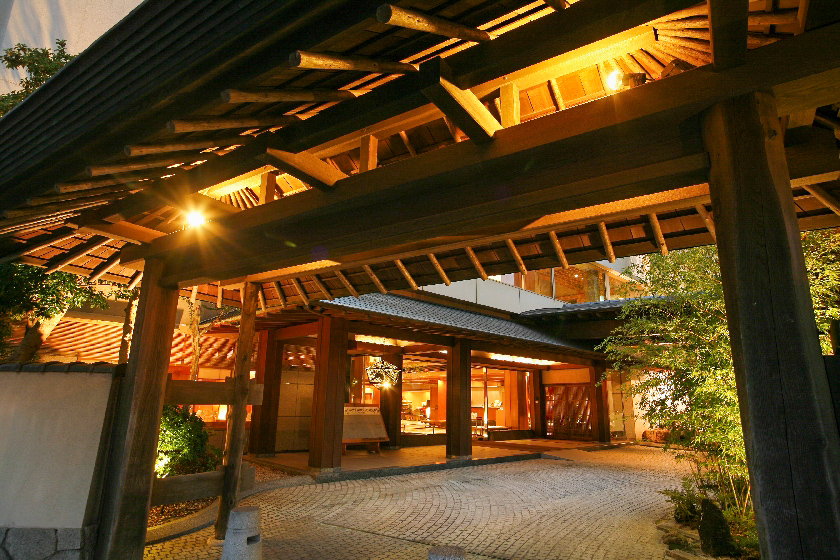 “日本の夕陽の宿100選”に選ばれた絶景の宿　「旅館むさし」
